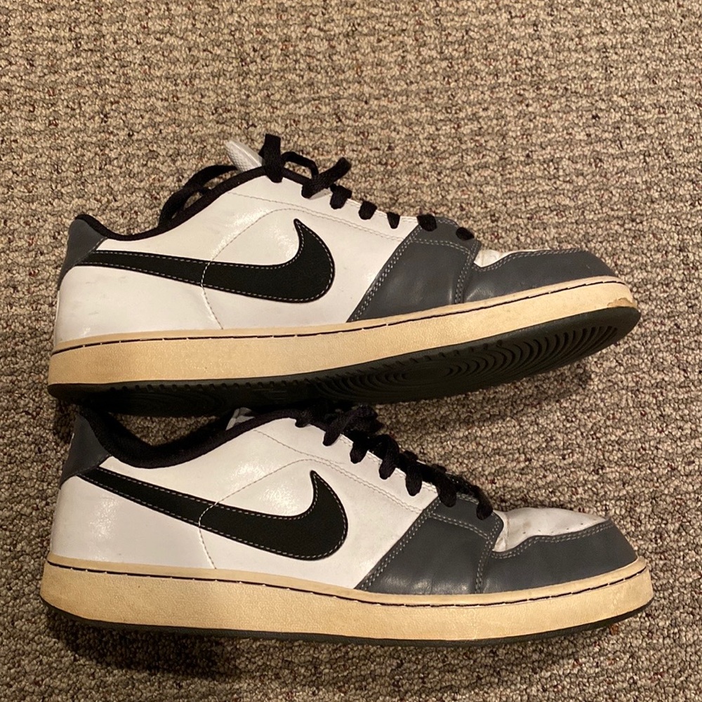 Nike Size 10.5 Sneakers